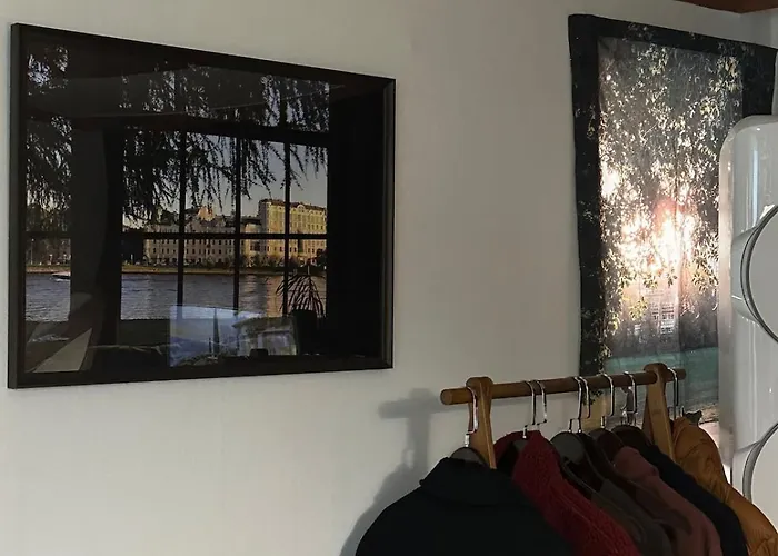 Singil Station 1min 3br 4k Cinema